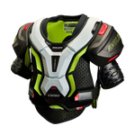 BAUER S22 VAPOR HYPERLITE JUNIOR HOCKEY SHOULDER PAD