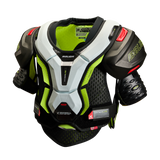 BAUER S22 VAPOR HYPERLITE JUNIOR HOCKEY SHOULDER PAD